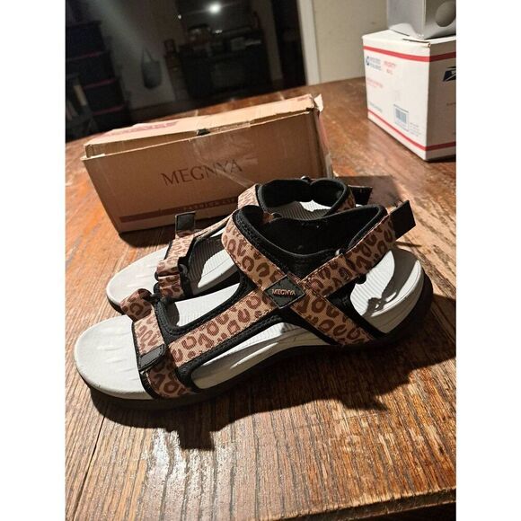 MEGNYA Womens Hiking Sandals Sz 11 Black Cheetah Leopard Animal Print Open Toe - Picture 2 of 5